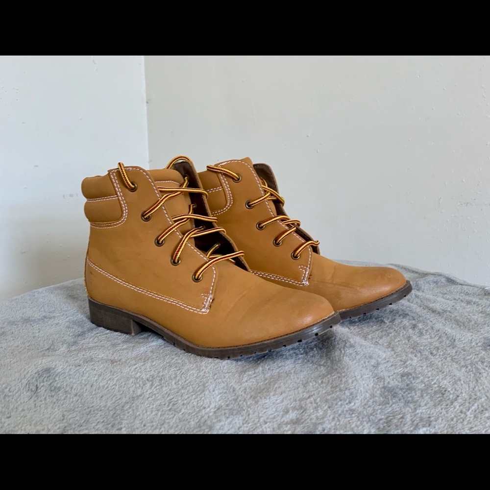 Curfew tan boots
